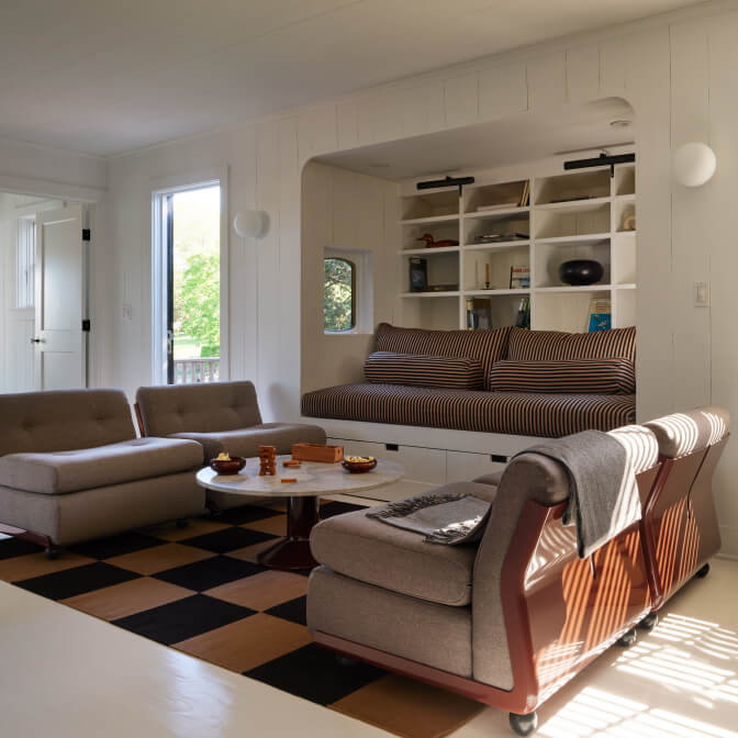 Amanta Sofa