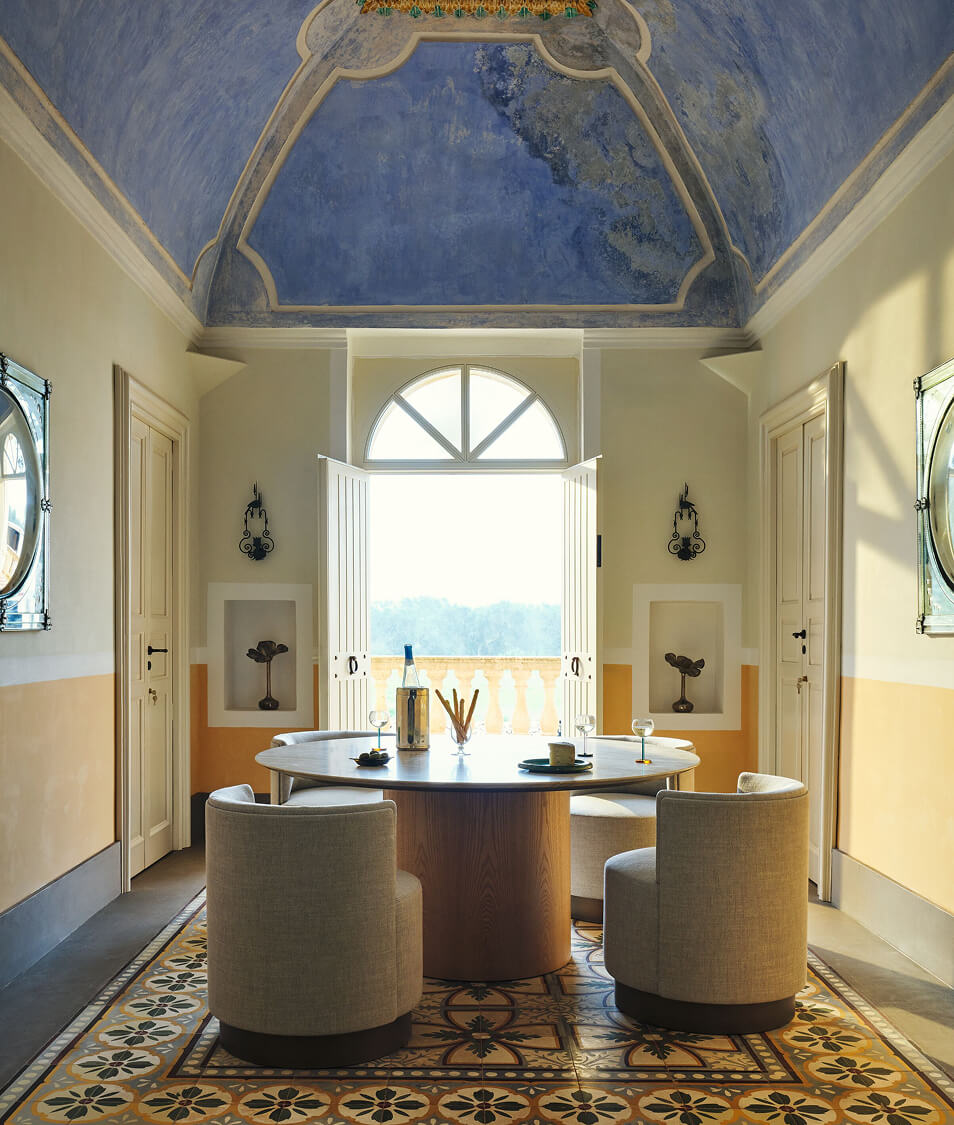 Myon Dining Table