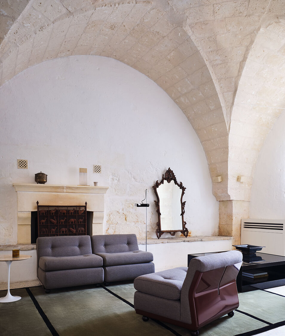 Amanta Sofa